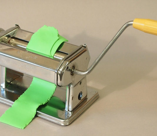 La tecnica per modellare facilmente la pasta di mais 1520 0 La tecnica